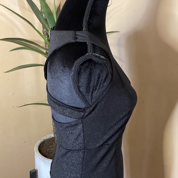 Forever 21 Super Cute Bodycon Dress w/ Cutouts Size M - Picture 4 of 6